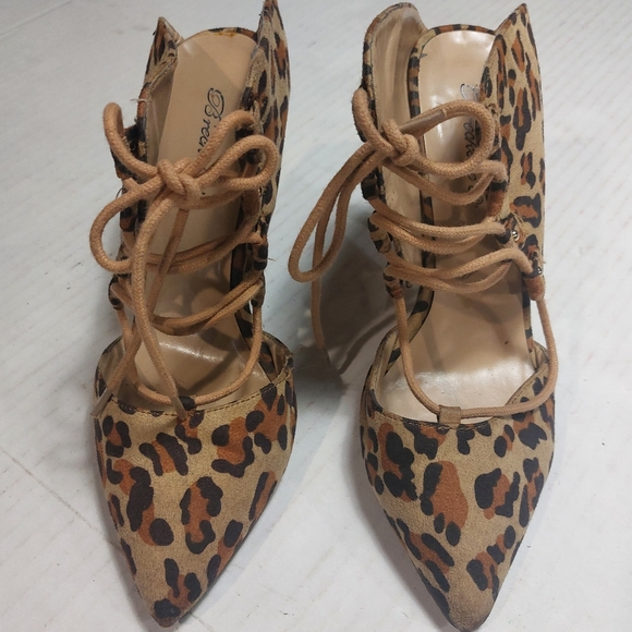 Breckelles Animal Print Woman's Pointed Toe Slip-on Heels Size 8.5M - Picture 2 of 13